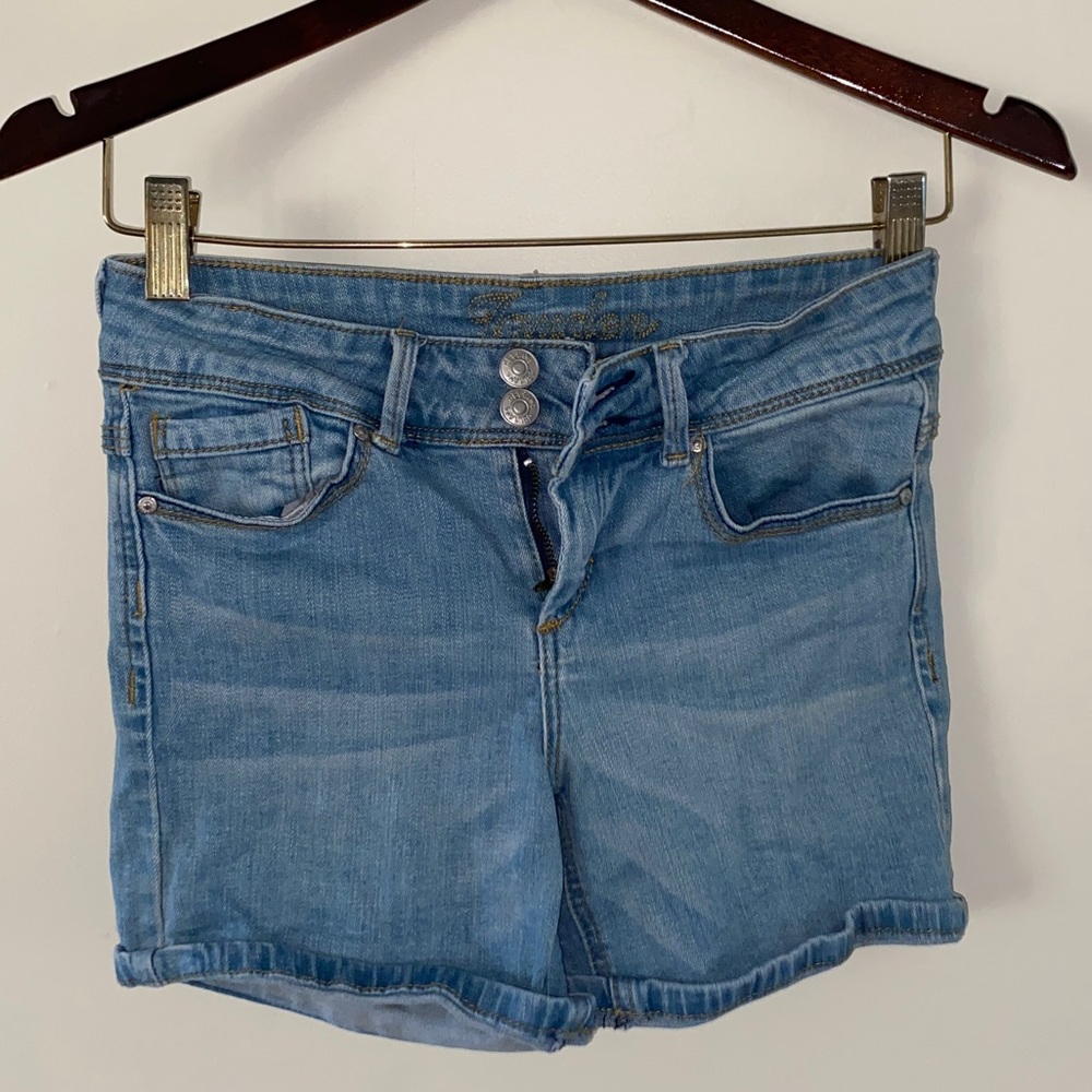 Delia’s Jayden Jean shorts